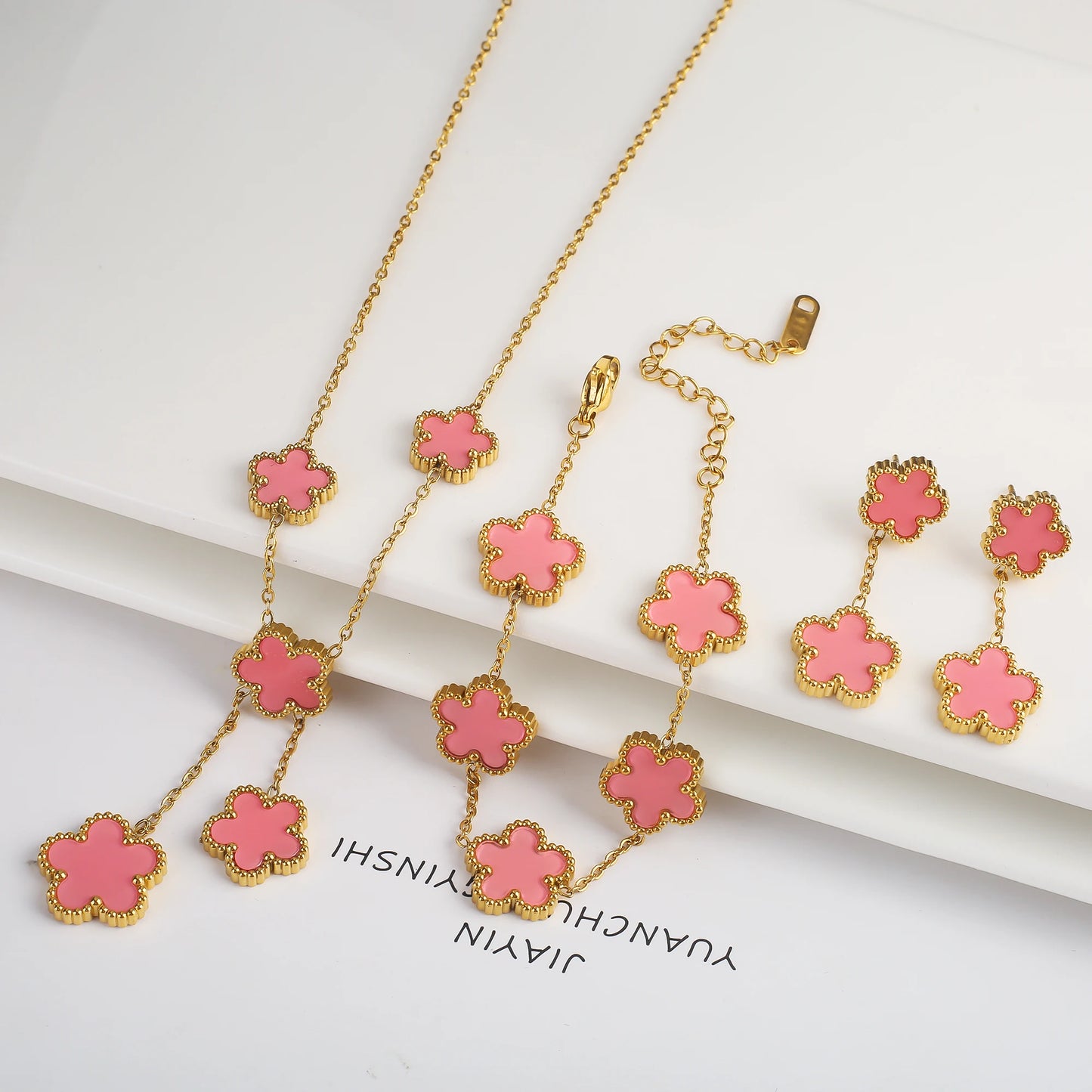 3Pcs 18K Gold-Plated Five-Leaf Flower Necklace Earrings Bracelet Jewelry Set for Woman Fashion Party Jewelry Daily Wear Clover