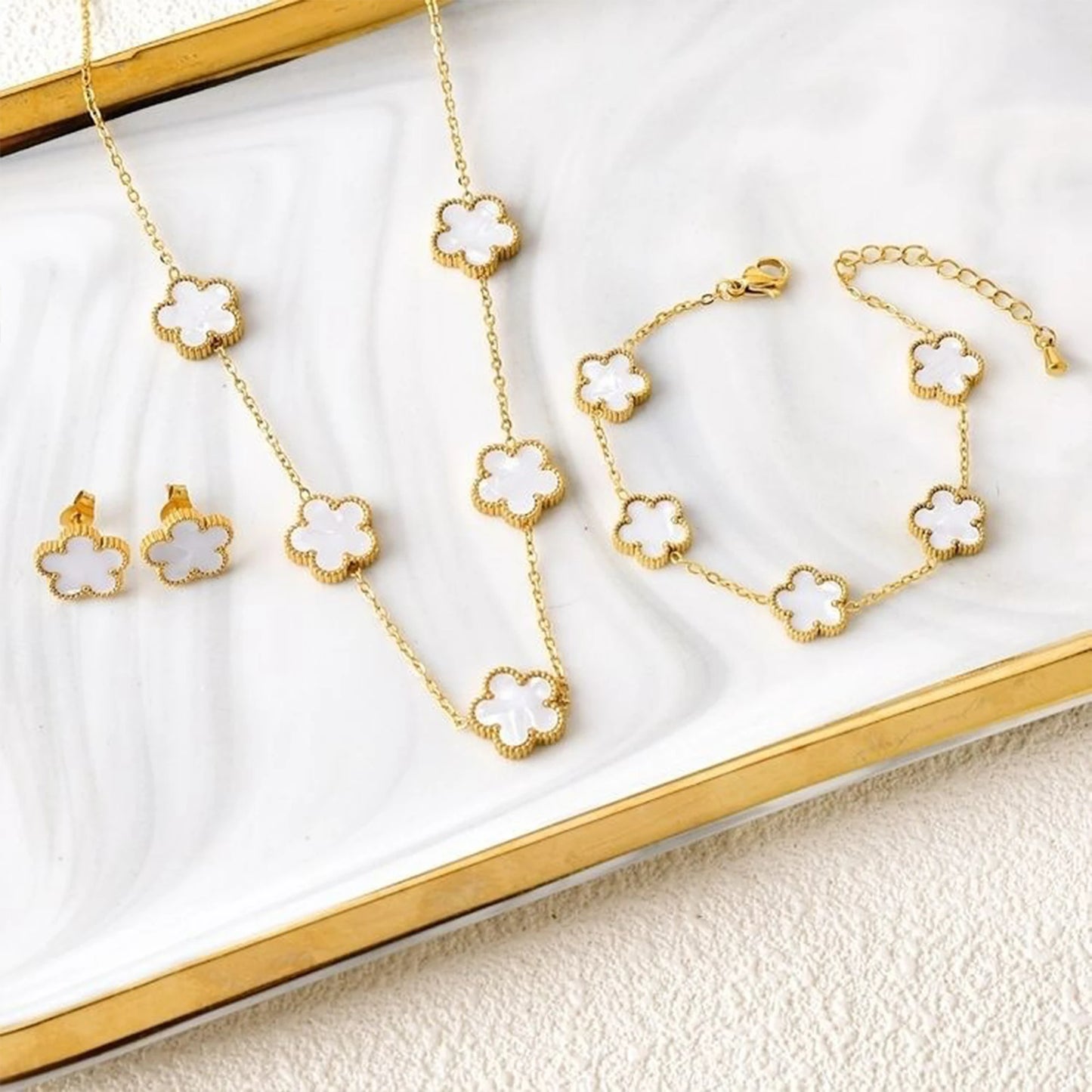 3Pcs 18K Gold-Plated Five-Leaf Flower Necklace Earrings Bracelet Jewelry Set for Woman Fashion Party Jewelry Daily Wear Clover