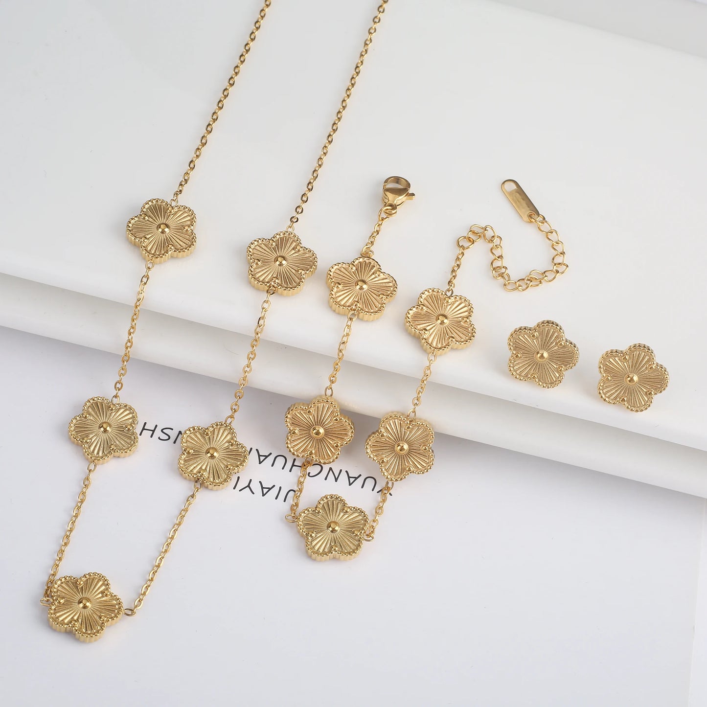 3Pcs 18K Gold-Plated Five-Leaf Flower Necklace Earrings Bracelet Jewelry Set for Woman Fashion Party Jewelry Daily Wear Clover