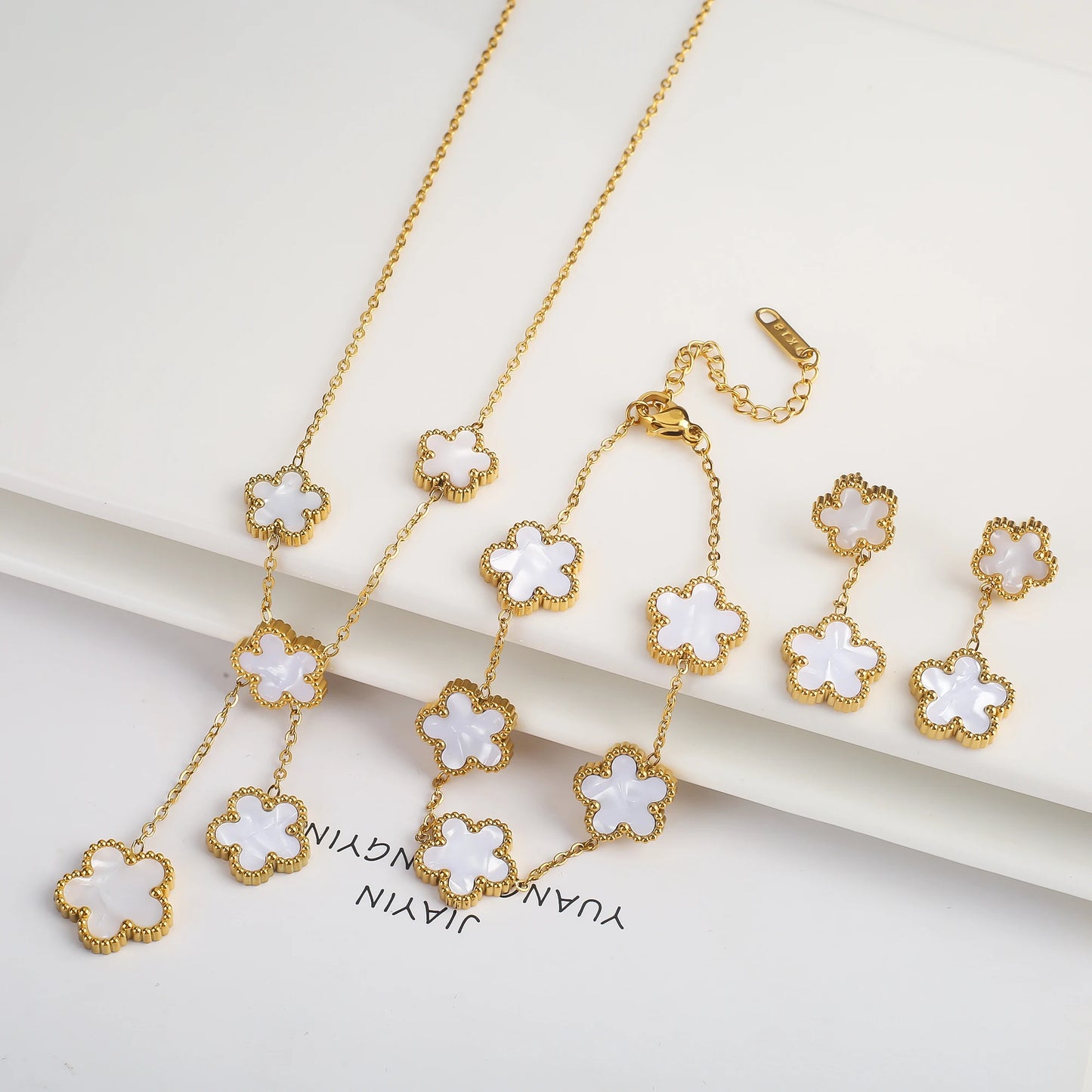 3Pcs 18K Gold-Plated Five-Leaf Flower Necklace Earrings Bracelet Jewelry Set for Woman Fashion Party Jewelry Daily Wear Clover